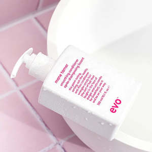 The Christie Edit: mane tamer smoothing conditioner
300ml