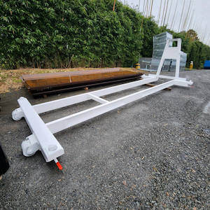 Hook Lift Bins: PHB - Subframe with container locks