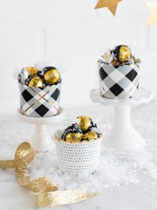 Golden Plaid Christmas Baking Cups - Pixie Party Boutique
