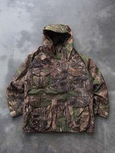 Vintage Camo: Vintage Cabela’s Realtree Camo Jacket (XL)