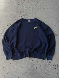 30 Off Birthday Sale: Vintage Nike "Just Do It" Sweatshirt (M)