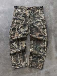 Vintage Bottoms: Vintage Yukon Gear Camo Cargo Pants (L)