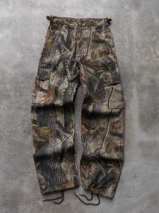 Vintage Camo: Vintage Liberty Realtree Hardwoods Cargo Camo Pants (W30)