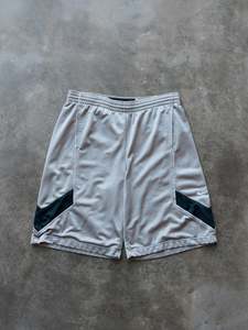 Vintage 00s Grey Nike Basketball Shorts (L)