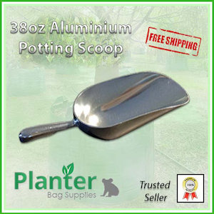 Products: 38oz Aluminium Potting Scoop