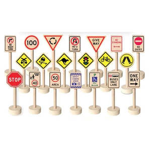 Traffic Signs Wooden 20pc - Fun Factory