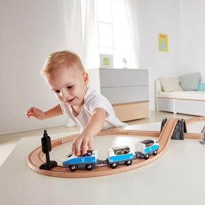 Trains: Figure 8 Railway Set - Hape