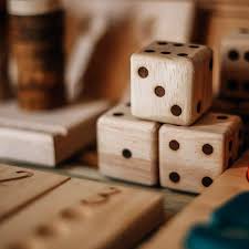 Games: Single Wooden Dice 40mm - QToys