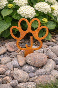 New Art: Personalised Letter Paw Ground Spike