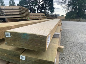 Beams: LVL Beam 6000x300x105mm H3.2 seconds