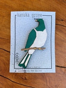 Products: Kereru Brooch