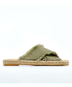 Betty Basics Moana Slide - Vine