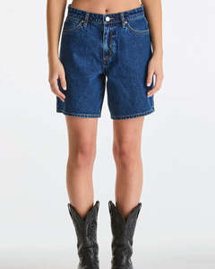 Womens Shorts: Wrangler Mid Stevie Short - Wild Blues