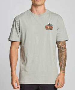 The Mad Hueys The Island Captain SS Tee - Faded Dust