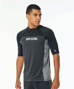 Rip Curl: Rip Curl Drive UPF S/S Rashie - Black