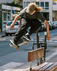 Men: Volcom Billow Denim Jeans - Black