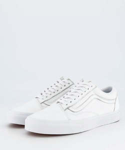 Womens Shoes: Vans Old Skool (Premium Leather) True White