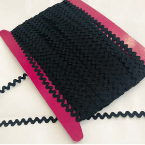 Sewing Kits: Black Large Rayon Ric Rac