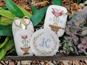 Cross Stitch: Poppy's Accessories Cross Stitch Pattern