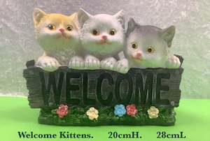 JGB - Polyresin Welcome Kittens