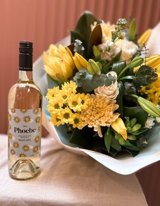 Phoebe Bouquet + Wine Bundle (Mothers Day)