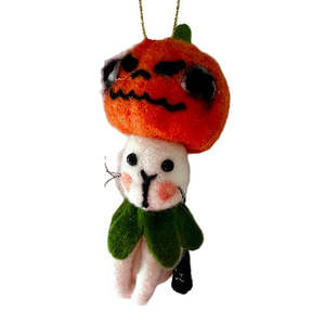 Halloween: Halloween Felted Decoration - Stunned Cat