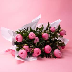 Fresh Flowers: Peonies En Masse