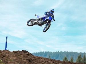 Products: 2025 Yamaha Yz125