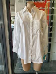 Tops: Juliette Hogan, Shirt, S