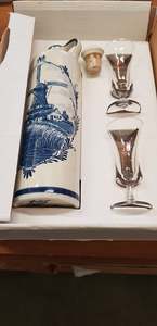 Products: Blue Delft presentation set with glasses