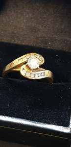 Products: 18ct Yellow Gold Bridal Soliatire Ring