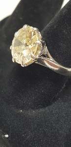 Products: An Estate Solitaire Diamond Ring (5Ct)