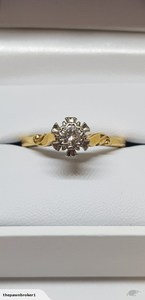 Traditional Diamond Coronet Solitaire ring w Val