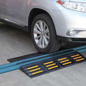 Cable Protectors: Rubber Hose Ramp – Large