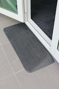 Kerb Ramp: Rubber Access Ramp