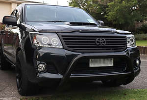 Bull Bars: Nudge Bar 009 Low Black for Toyota Hilux 2005-2015 (with Bracket Kit)
