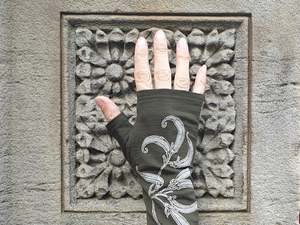 Adult Merino Gloves: Crown & Feathers - Flax Seed Pod - Merino Wool Fingerless Gloves