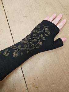 Crown & Feathers Korokio Merino Wool Fingerless Gloves