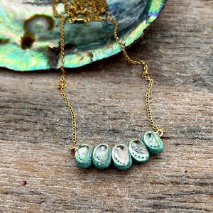 Nostalgem - Paua Shell Whānau Family Beachstone Necklace - Gold Plate or Sterli&hellip;
