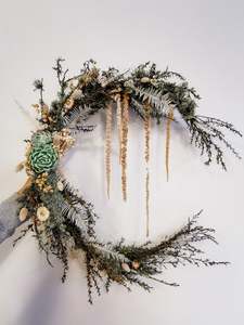 Dried Florals: Large Crescent Moon Wreath