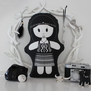 Maori Girl – Ethnic Doll - Prints & Princesses