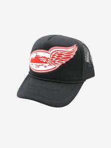 Corteiz Alcatraz Wing Trucker Hat Black
