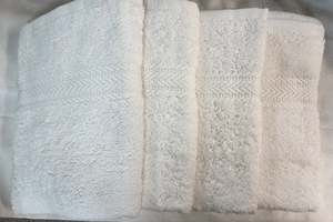 Tanning 1: COMPRESS/HAND TOWEL WHITE 4 PACK