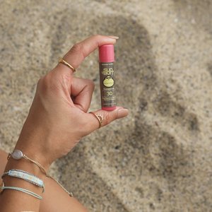 Sun Bum Original SPF 15 Lip Balm 4.25g -Pomegranate