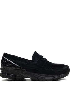 Sneakers 1: New Balance 1906L Black Suede