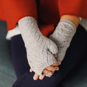 Mini Albiza Gloves knitting pattern - PurlFoundry