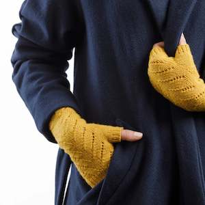 Patterns: Albiza Gloves knitting pattern - Purlfoundry