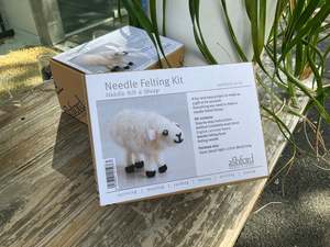 Ashford Needle Felting Kit - Sheep