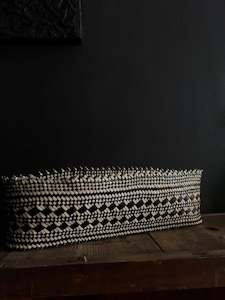 Kiriana Oconnell: Long Kete Whakairo - Mumu & Niho Taniwha