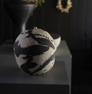 Justin Hoffman: Medium vase ver.1